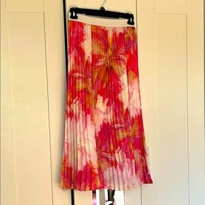 Peter Nygard Pink and White Pleated Midi Skirt Resort Wear - Small